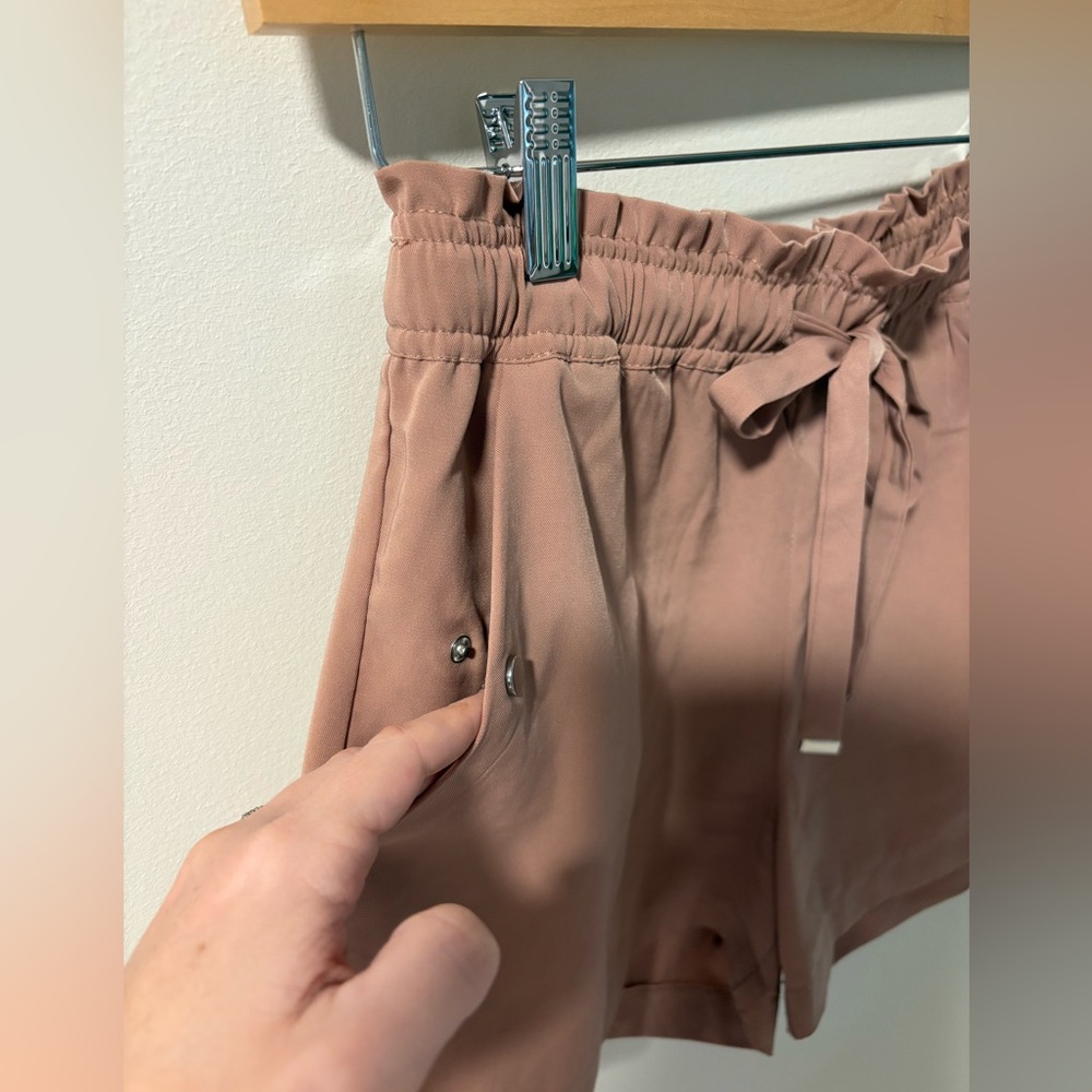 Dynamite Shorts - Picture 2 of 4